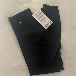 Lululemon Black HR Tight 25”